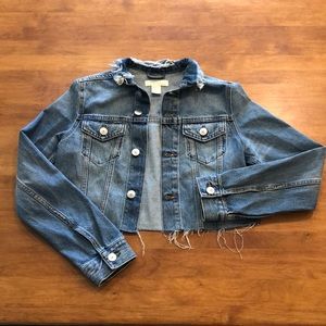 H&M Distressed Cropped Denim Jacket Size 2 Vintage Wash Jean Boho Bohemian 🌻